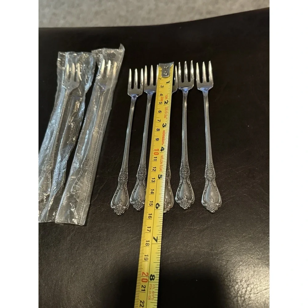 Oneida‎ Kennett Square Distinction Deluxe HH Stainless Cocktail Forks Set Of 7